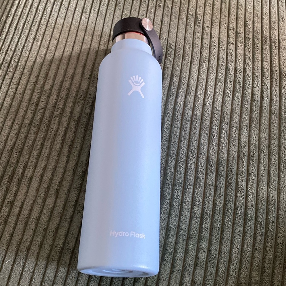 Hydro flask Light Blue 24oz
